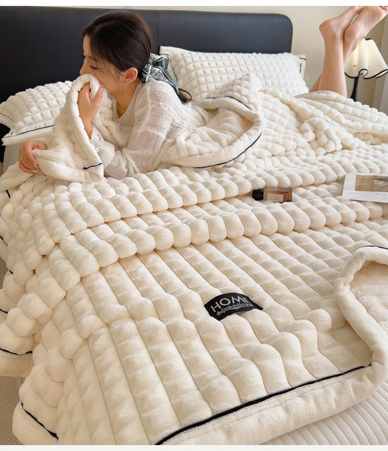 Golden Turtle Thick Double-Sided Velvet Blanket - High Gram Weight, Multifunctional Sofa Throw