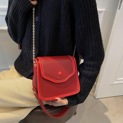 Neue Retro-Umhängetasche für Damen mit Kette, trendige koreanische rote Umhängetasche, einfarbig, kleine quadratische Tasche, personalisierbare Tasche im westlichen Stil