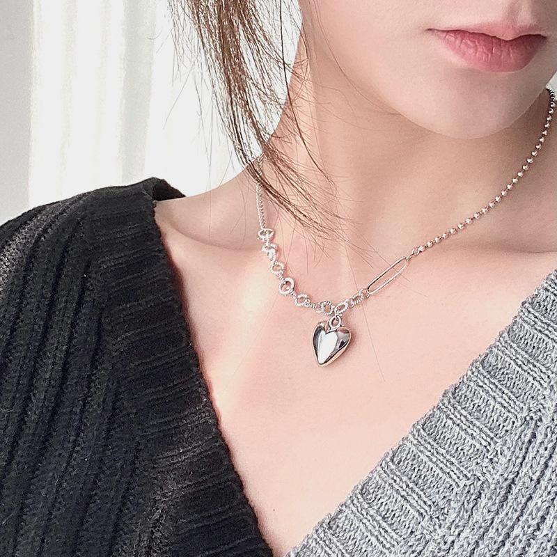 Korean version of splicing love necklace light luxury new design sense collarbone chain exquisite titanium steel necklace jewelry