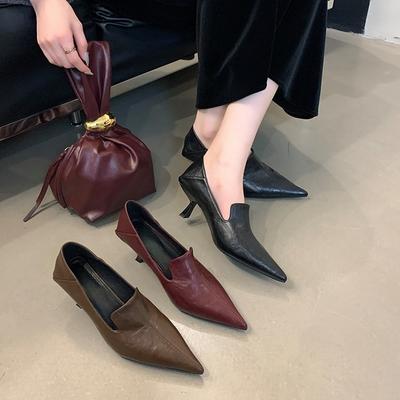 Herbst Spitzkopf Dünner Absatz Mittlerer Absatz Einzelne Schuhe Weiche Sohle Dünner Niedriger Absatz Britischer Stil Kleine Lederschuhe