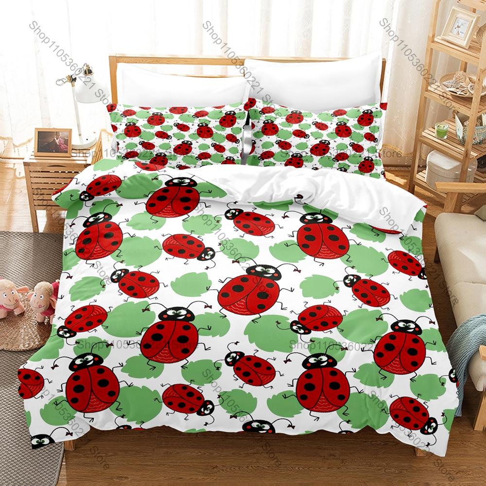 Joli Ensemble de Literie Trois Pièces Thème Coccinelle, Impression Vive, Matière Douce pour la Peau, Cadeau Idéal pour Enfants et Amateurs de Dessins Animés EU Single(135x200cm)