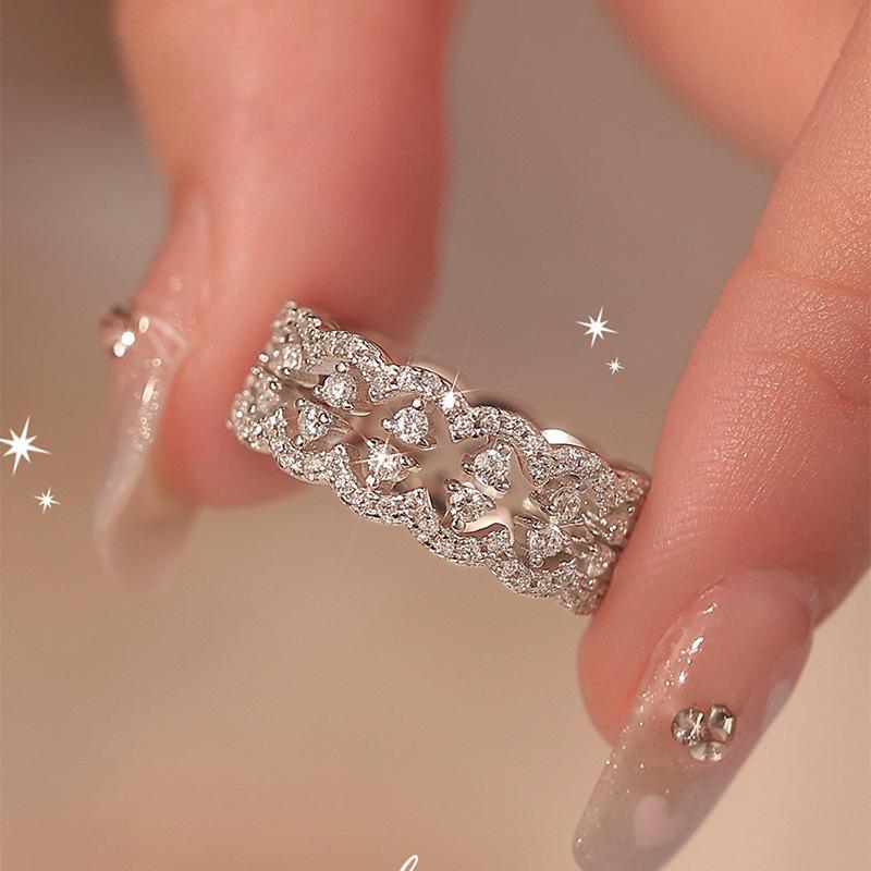 Zirconia Rhinestone Lace Ring: Retro Light Luxury, Exquisite Fashion Jewelry for Women
