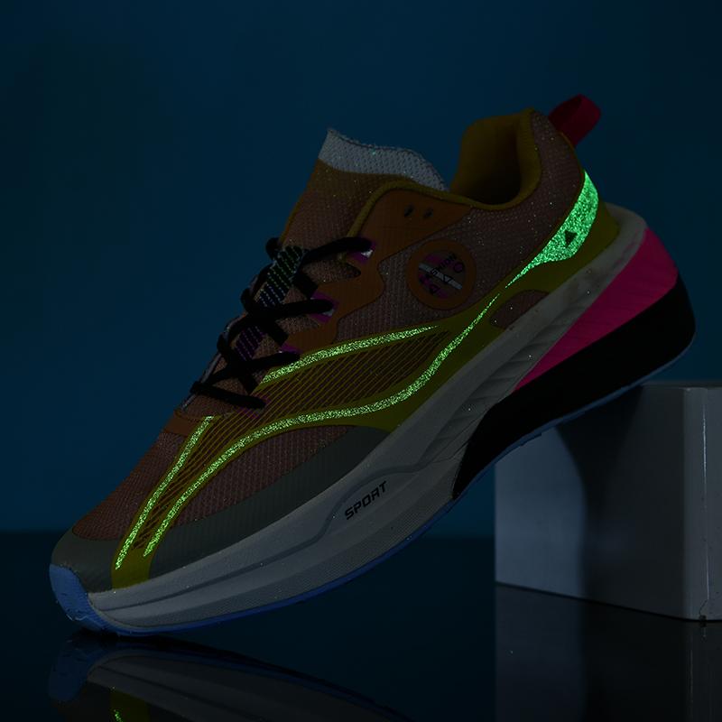 New Glow-in-the-dark Carbon Plate Outdoor Cross-country Running Shoes Men's Trend Casual Shoes Sports Fashion Shoes Low Top