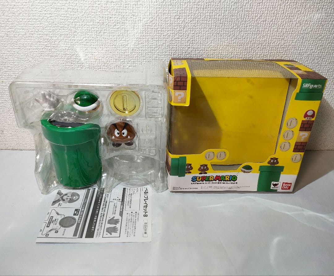 

[USED] Figuarts Mario figure, Goomba, pipe, coin