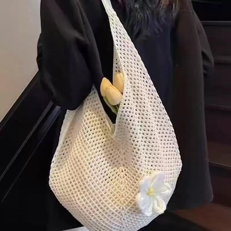 Summer super fire woven bag women's new literary and artistic style wool knitted vacation beach bag shoulder messenger bag