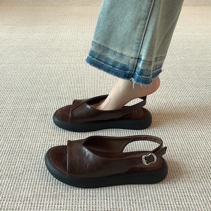 Simple and comfortable flat-soled soft-soled sandals for women's summer new retro British versatile open-toed sandals are not tired to wear