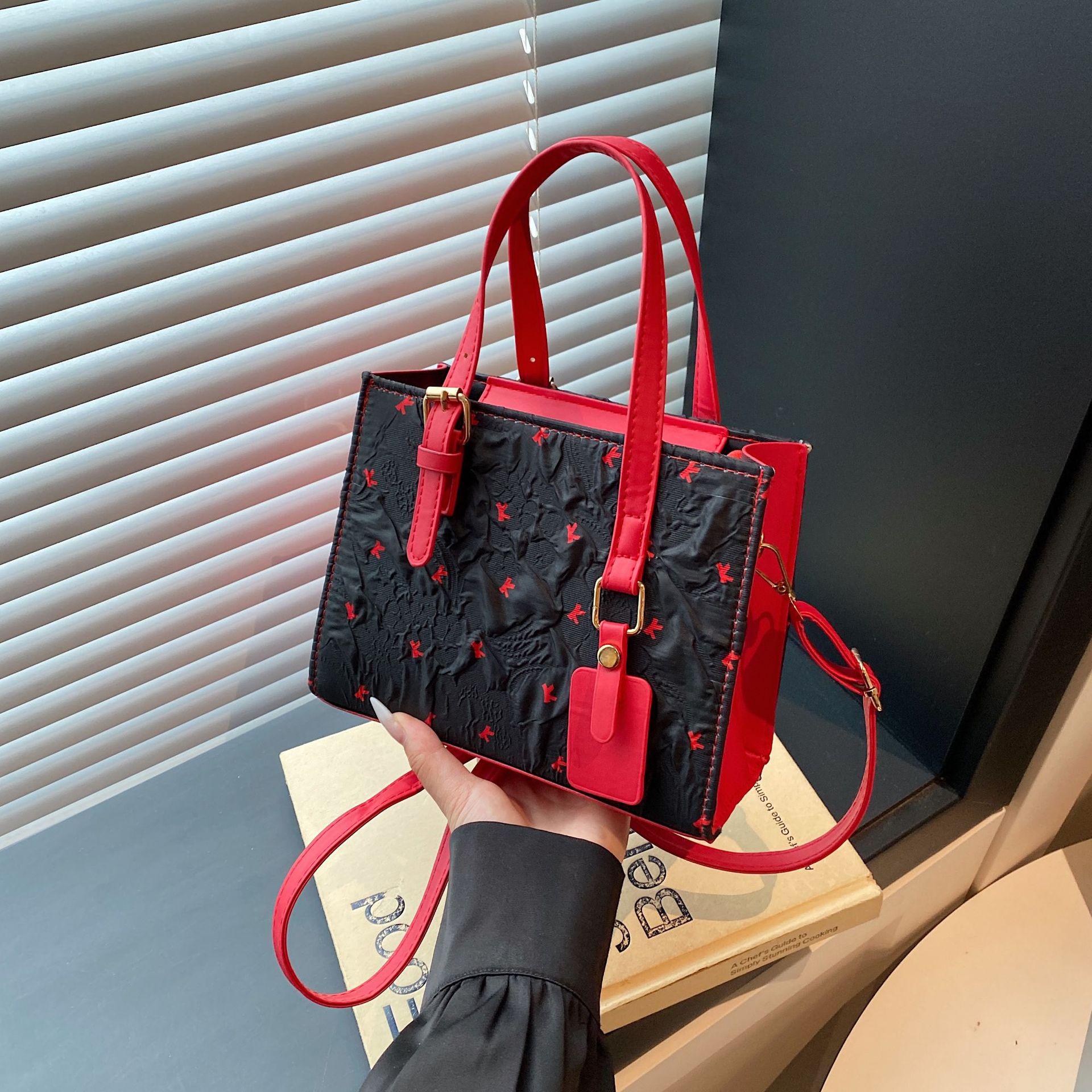 

Мода 2025 Женская Универсальная Сумка с Бантом - Милый Стиль на Одно Плечо и Ручной 20*8*15 cm чёрный