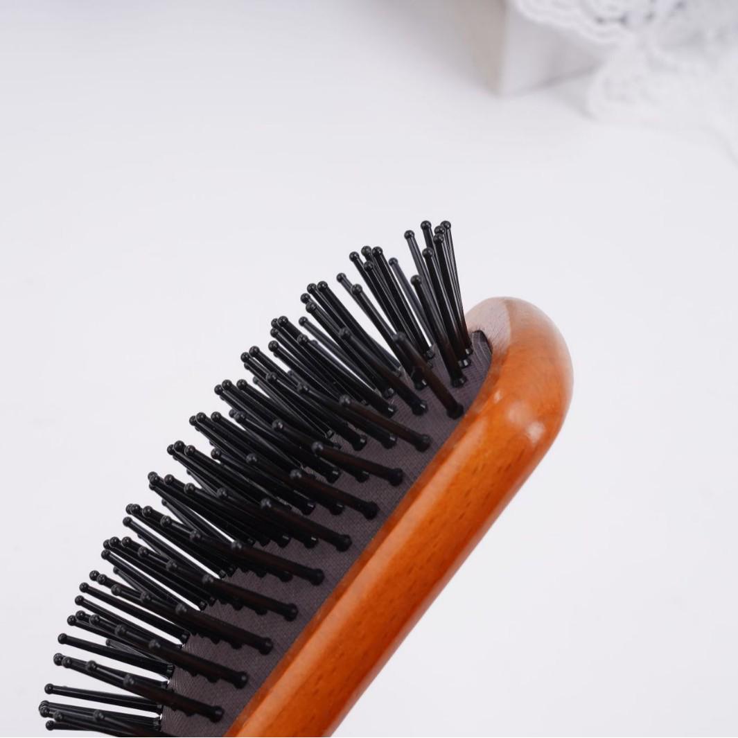 Premium Beech Wood Air Cushion Hairbrush - Portable, High-End Travel Gift, Fluffy Massage Comb