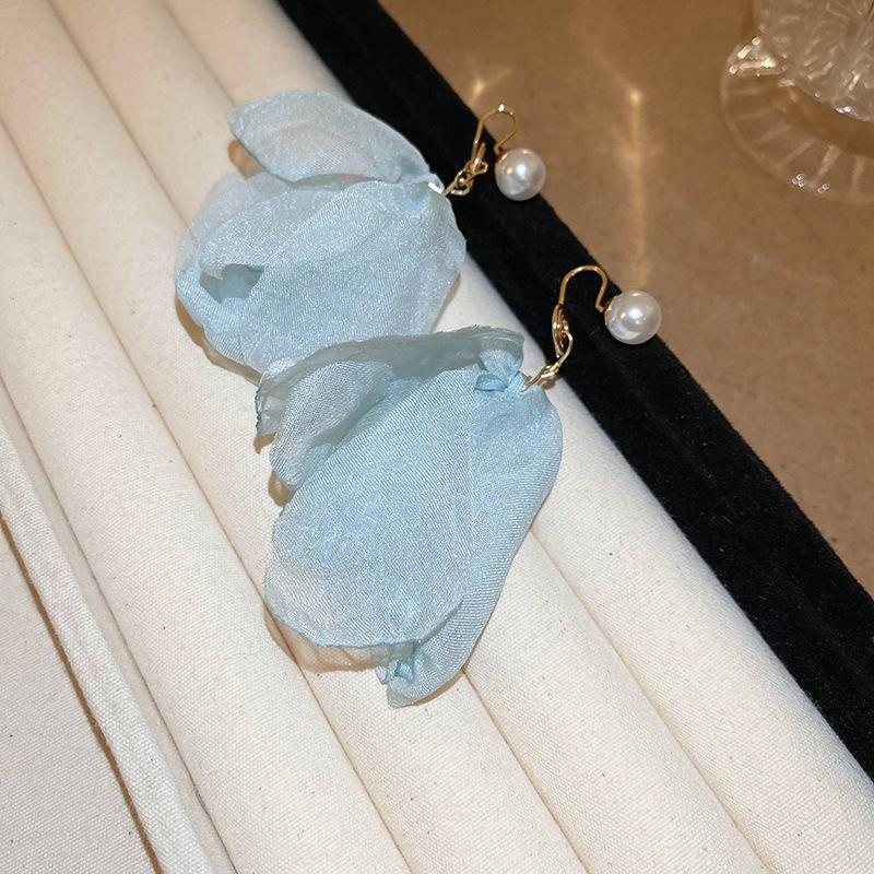 Silver Needle Heart Resin Flower Mesh Earrings: Luxurious, Sweet, Fresh, and Elegant Mori-Style Women's Jewelry