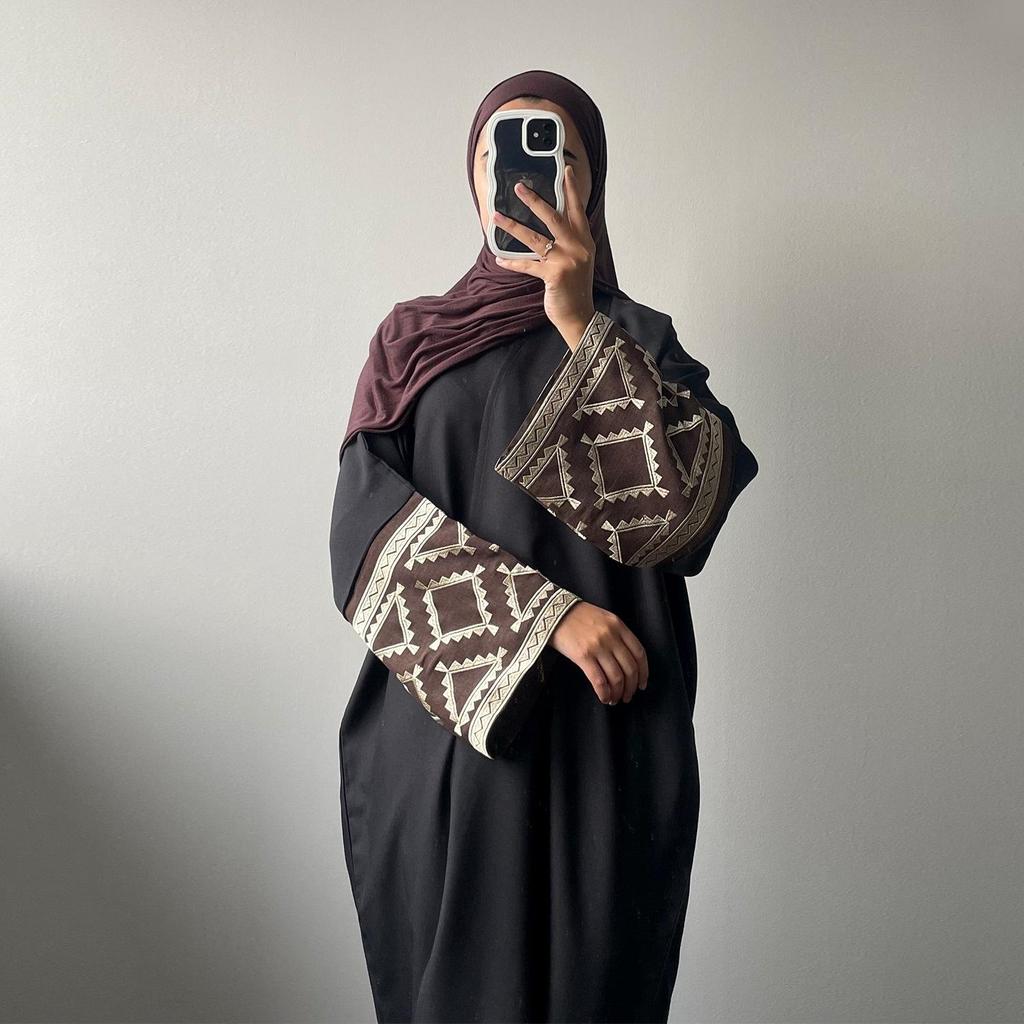 Elegancka haftowana kardiganowa abaja Loriyya LR772 (2024)