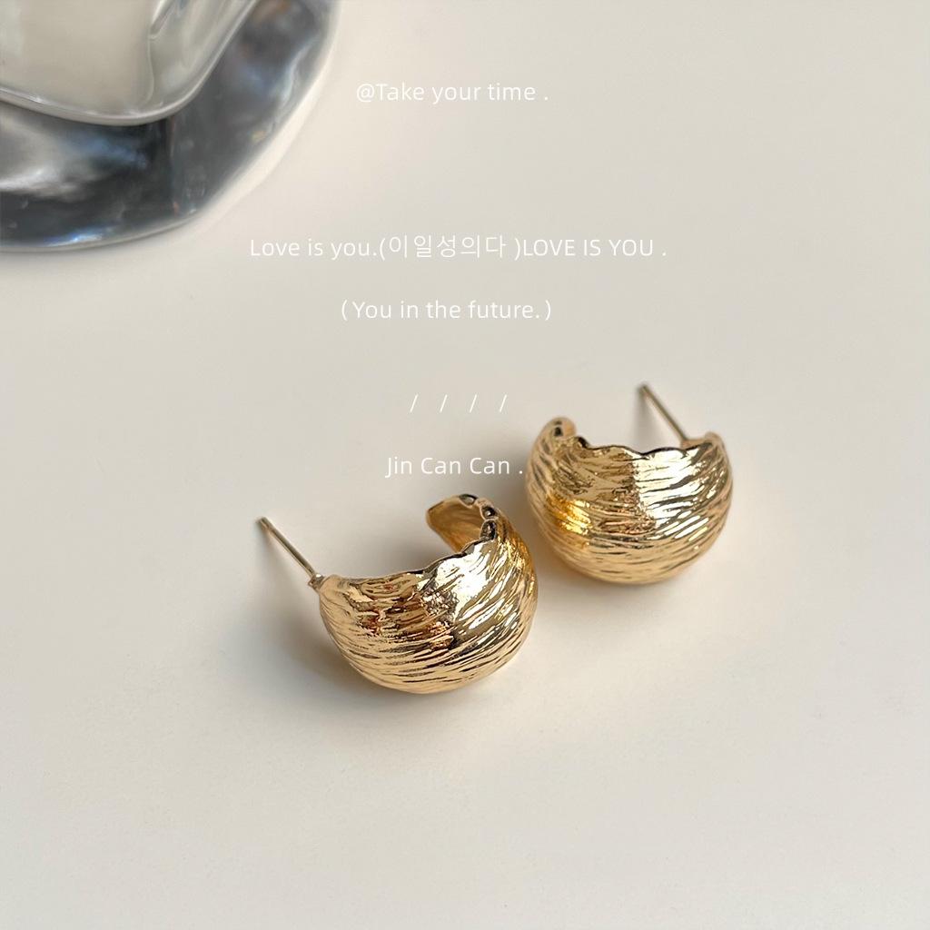 Cold wind plated 14K metal C-shaped earrings curved half-curved stud earrings design earrings jewelry