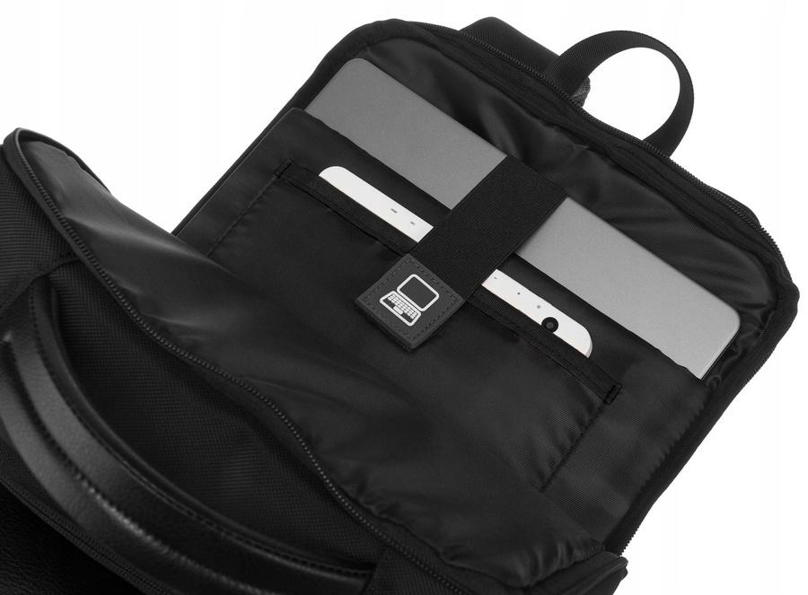 Travel backpack with laptop space - Peterson