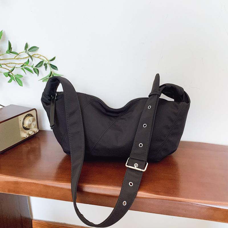Niche Bag Women's Spring and Summer New Simple and Versatile Shoulder Messenger Bag Casual and Lightweight Dumpling Bag