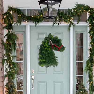 Horsehead Wreath Realistic Holiday Garland Artificial Christmas Horsehead Wreath for Mantle Kitchen Window Bedroom Living Room