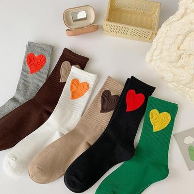 Socken weiblich All-Match Simple Love Frühling Herbst Baumwollsocken koreanische Version des Trends Skateboard Pile Socken