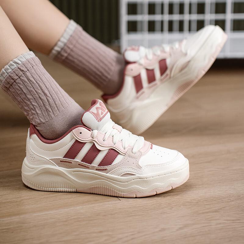 adidas Women's KH9028 Low-Top Board Shoes