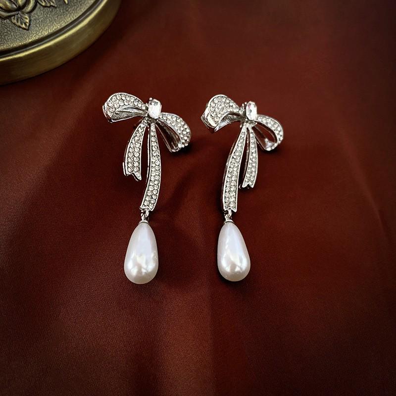 Französisches Gericht Strass-Wassertropfen Schmuckset: Luxuriöses Halsketten- und Ohrring-Set für Damen