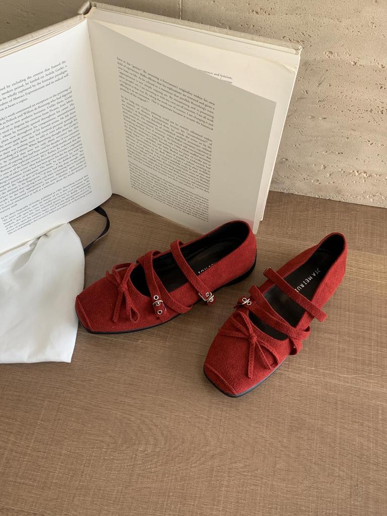 Mary Janes aus Leder im Retro-Stil mit eckiger Spitze - Flacher Absatz, Bequeme Damen-Abendschuhe 2025