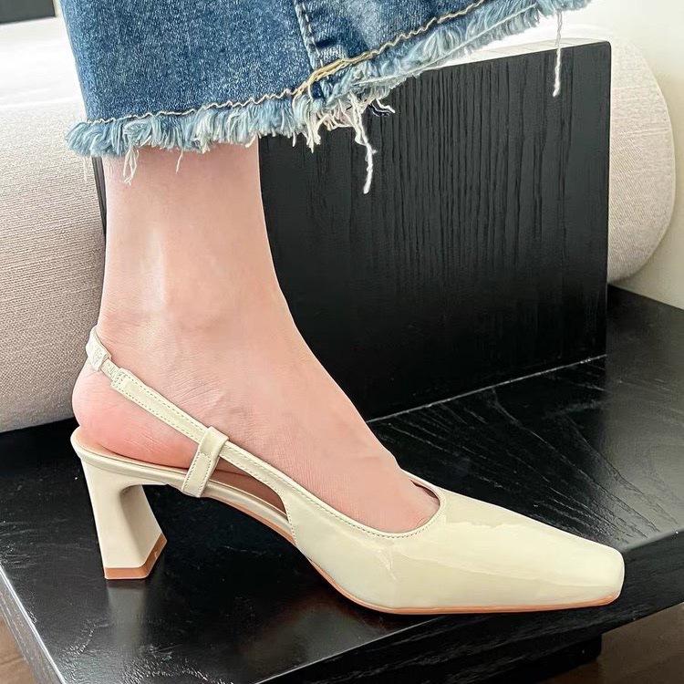 

Niche silver thick-heeled temperament celebrity bag head sandals women s new summer high-end fashion medium and high-heeled evening shoes 39