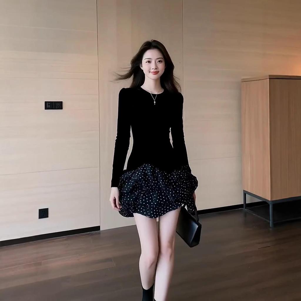 2025 Autumn Black Velvet Polka Dot Slim-Fit Round Neck Dress
