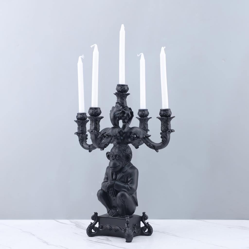 Mittelalterlicher Stil, fünfköpfiger Gorilla, Kerzenständer, Tierornamente, Kunstdekorationen und Schmuck