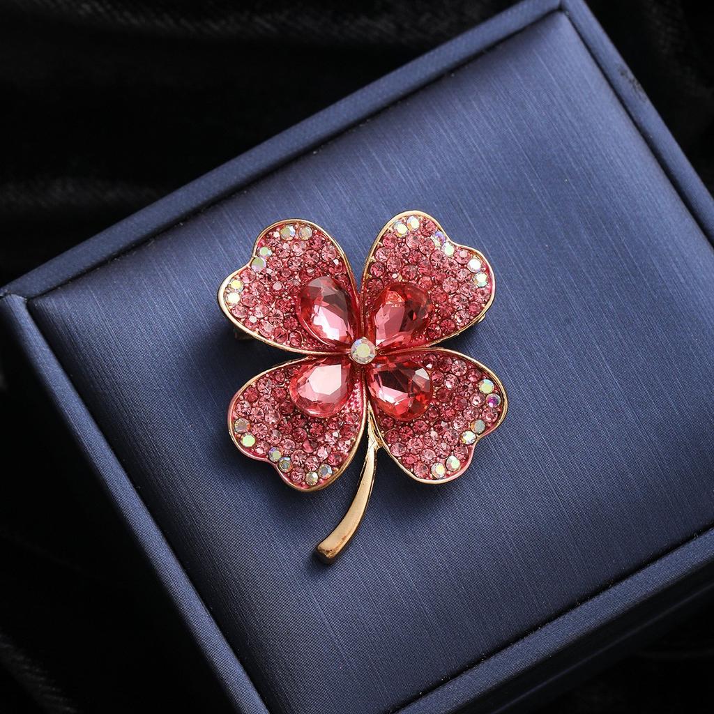 2024 New Enamel Maple Leaf Brooches for Women Fashion Full of Rhinestone Metal Casual Office Brooch Pin Party Wedding Gift
