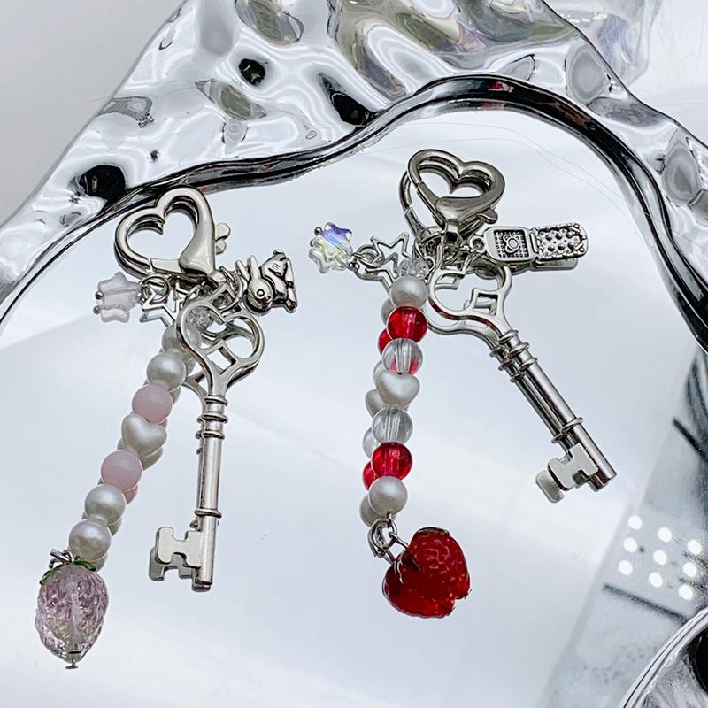 

1Pc Y2K Sweet And Cool Girl Strawberry Love Lock Keychain Handmade Jewelry Car Bag Pendant Diy Accessories красный