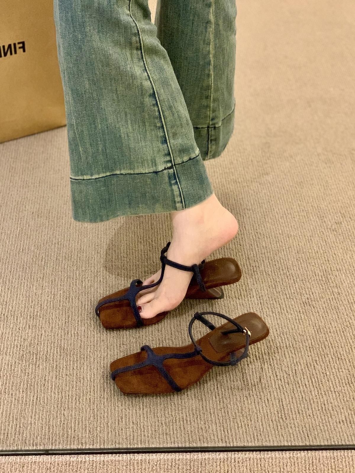 

Niche wedge heel high heels strap sandals women s shoes 2025 new summer retro with skirt square head Roman shoes 39