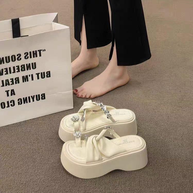 Muffin thick-soled heightening and cool slippers for women's summer wear 2025 new models with skirts, fashionable cover, toe rhinestone high-heeled sa