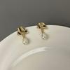 Retro origami shape only sells real pearls, sweet French retro natural freshwater pearls, silver needle earrings, studs.