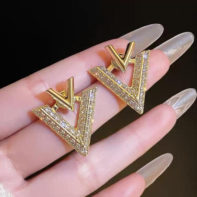 High-End Double V Rhombus Stud Earrings – Elegant Diamond-Accented V-Shaped Design
