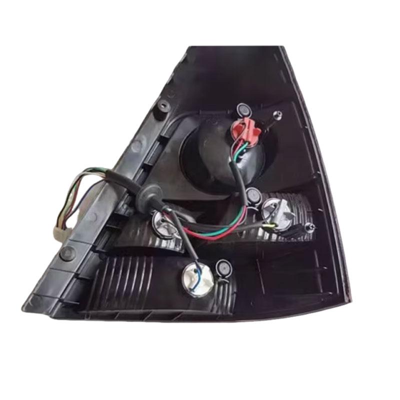 Car Rear Tail Light Assembly For Kia Sorento 2.5 3.8 2004-2008 Rear Warning Brake Light Tail Light Signal Light Car Accessories