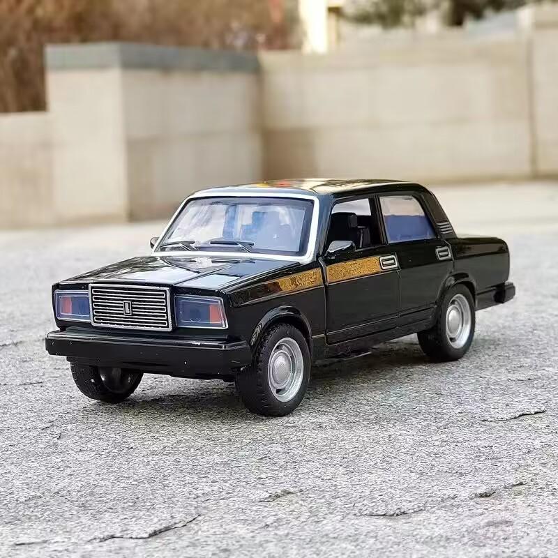 

1/32 LADA NIVA Classic Car Alloy Car Model Diecast Metal Toy Car Vehicles Model Simulation Sound Light Collection Childrens Gift