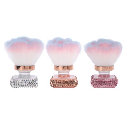 כלים למניקור ופדיקור – מברשות לציפורניים