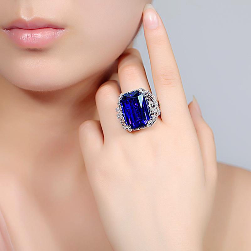 026 Luxury Charm Full Diamond Fashion Versatile Ring Plated with 18K Gold Sapphire Hollow Pattern Ring