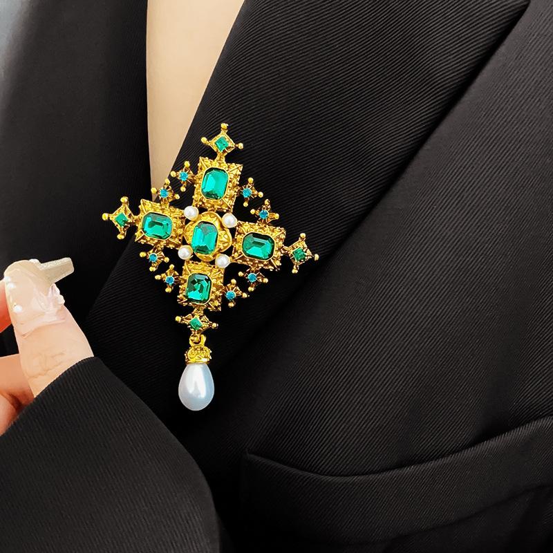 Vintage Cross Brooch for Women Geometric Green Crystal Zircon Pendant Zircon Accessories