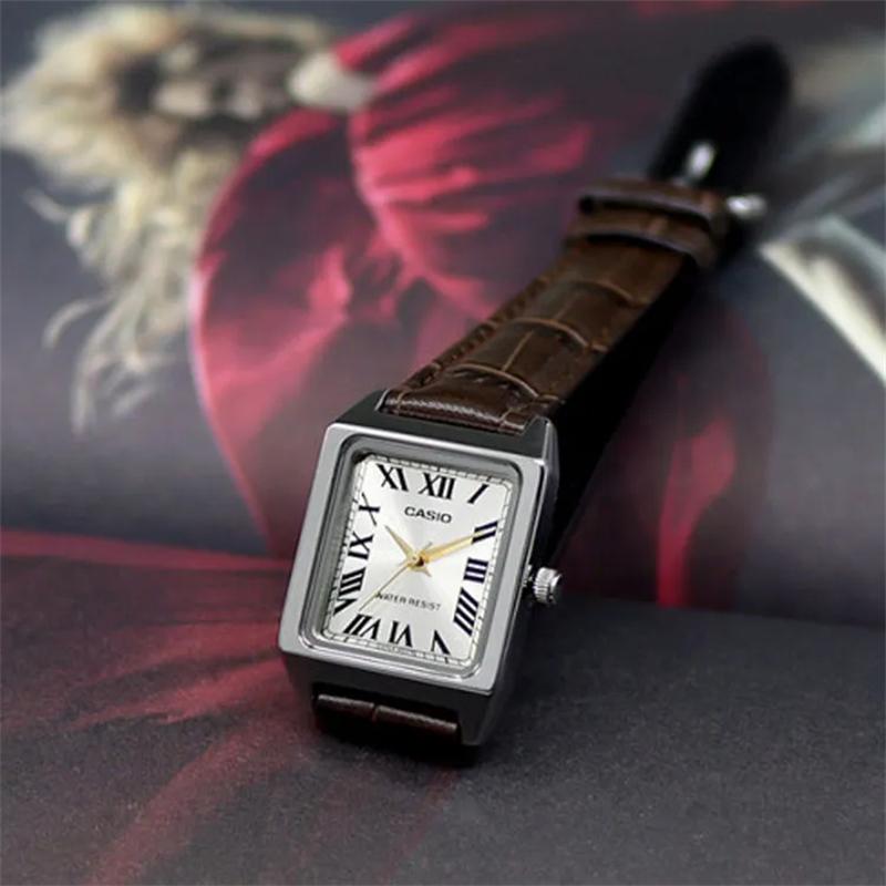 Casio Reloj de Oro para Mujer LTP-V007L-9B-