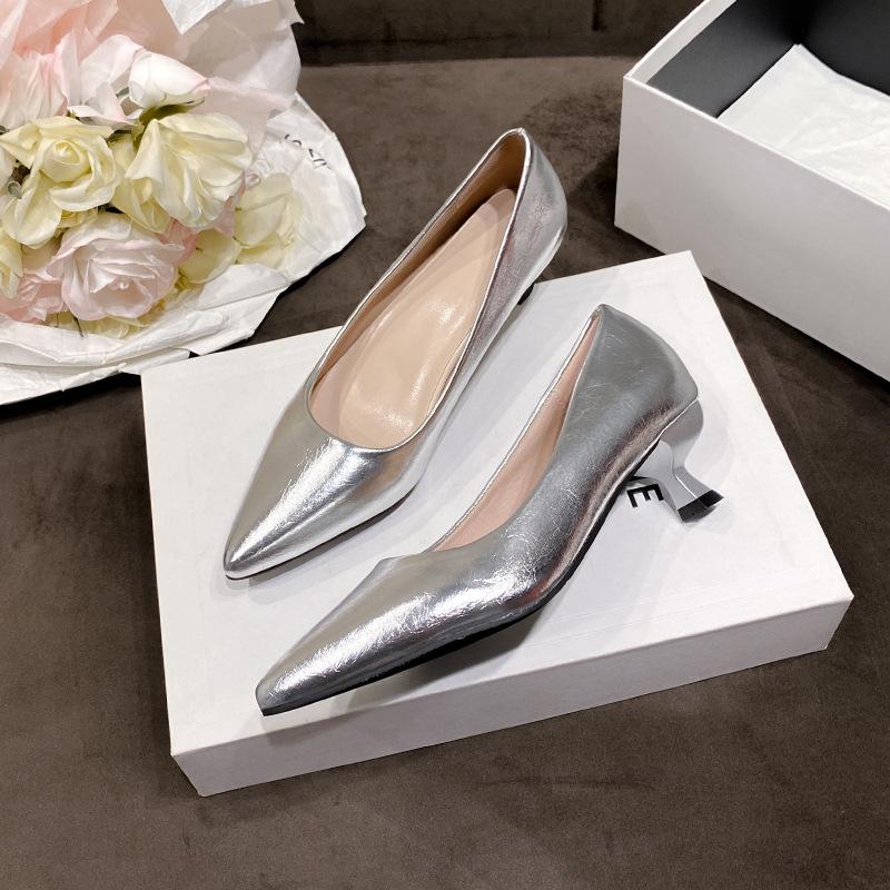 Design Sense Pointed Versatile Commuter Shoes One-pedal Single Shoes Spring and Summer 2025 Retro French High Heels