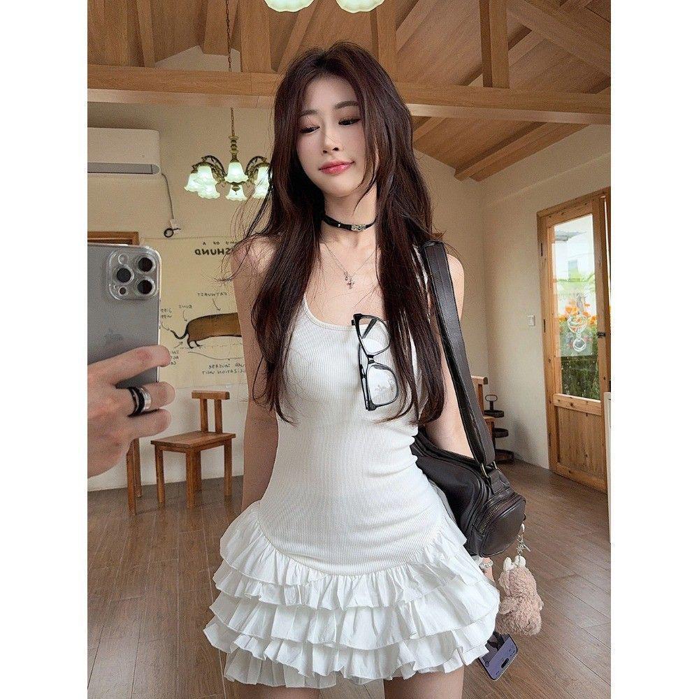 2026 Summer Best-Selling French Spaghetti Strap Dress: Slimming Waist-Cinched Skirt