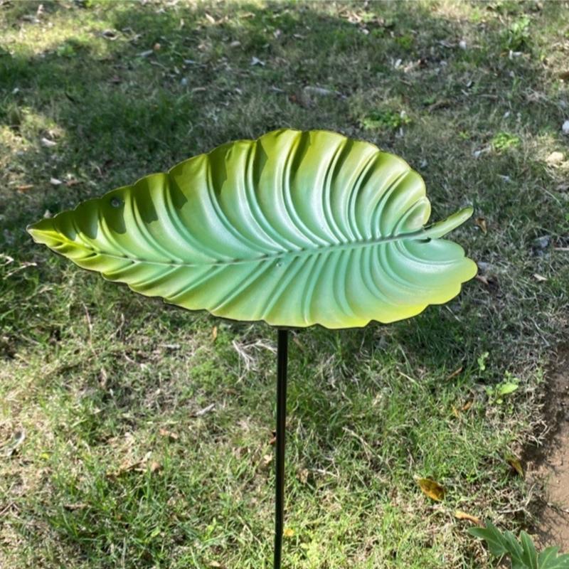 Leaf Shape Outdoor Bird Bath Winterproofed Durability Garden Decoration Feeders for Wild Birds for Nature Lover