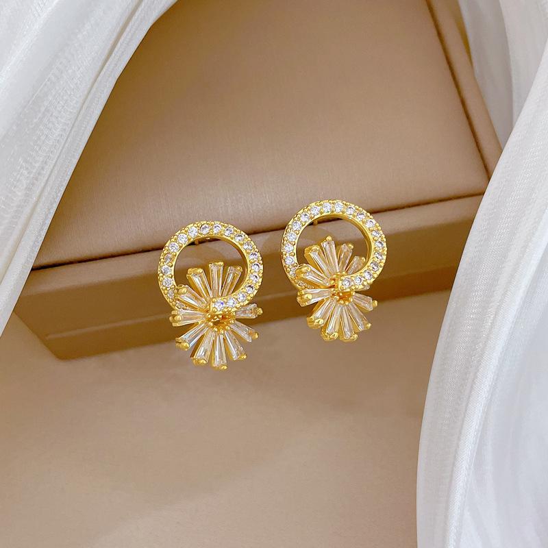 Flower Micro-Inlaid Necklace Earrings Set Light Luxury Micro-Inlaid Personalized Temperament Banquet Earrings Necklace Combination