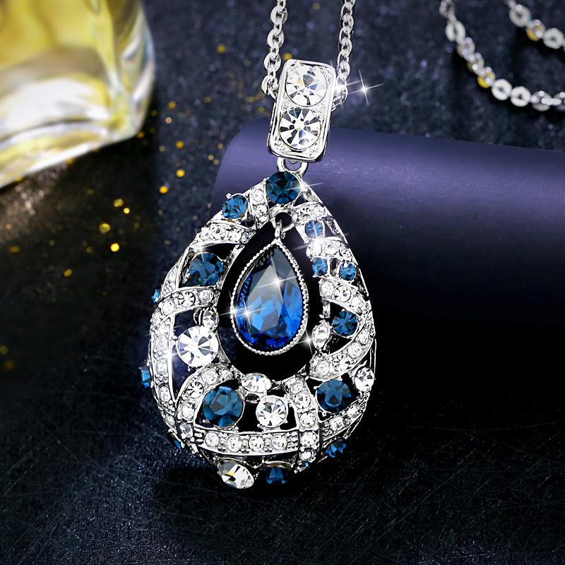 

2025 Trendy Korean Fashion: Sparkling Diamond Water Drop Pendant Necklace