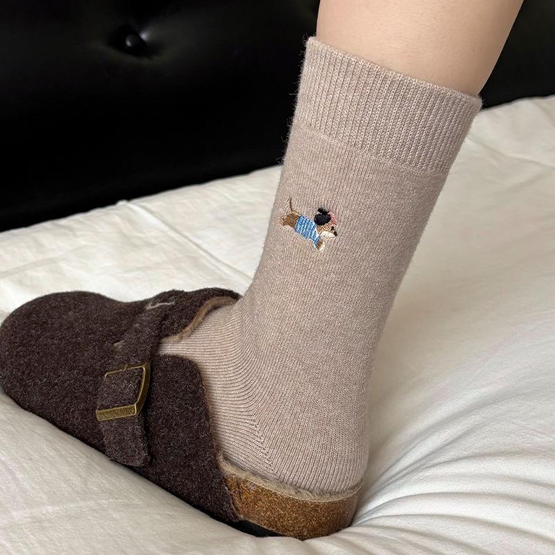 Cute Cartoon Embroidered Wool Mid-length Socks for Autumn and Winter, Thickened and Warm In Winter, Pile Socks