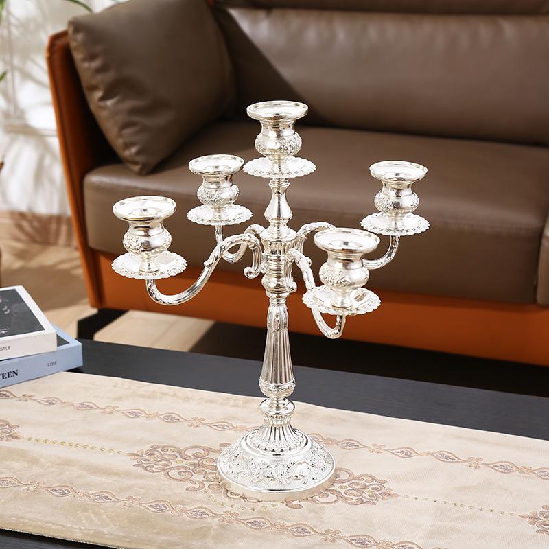 Europejski Retro Złoty Świecznik: Romantyczny świecznik do dekoracji domu, stołu jadalnego i aromaterapii