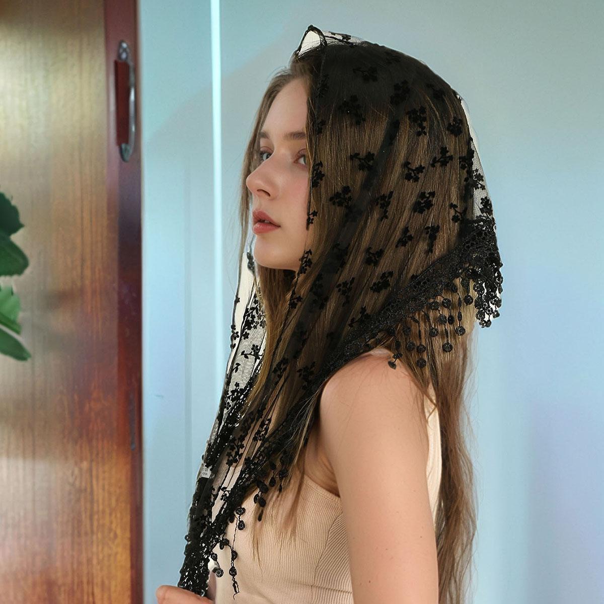 

Lace Triangular Scarf Women Floral Embroidery Shawl with Tassels Bride Wedding Solid Veil Spanish Elegance Hijab Handkerchief 135x45cm