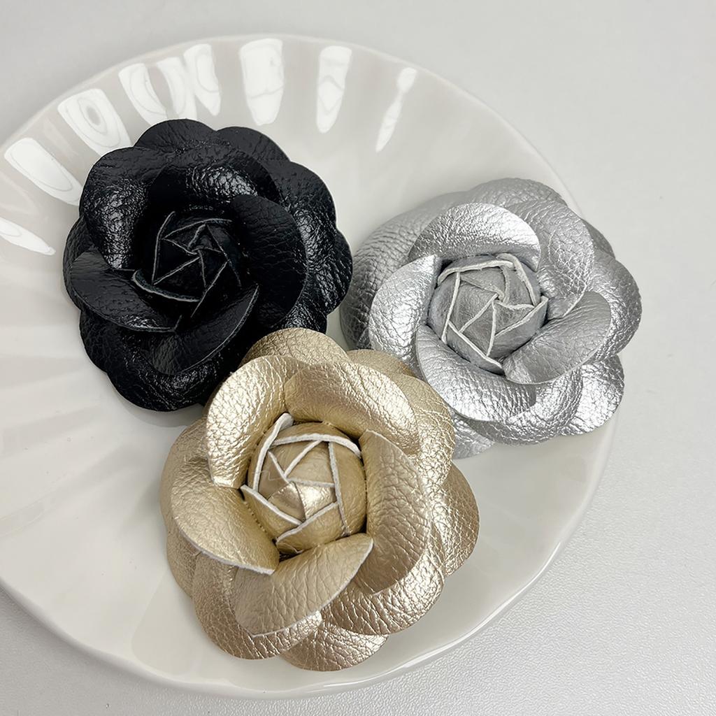 Portable Camellia Breastpin Flower Shape Lapel Pin Brooch for Women PU Leather Lapel Pin Fashionable Badge Jewelry