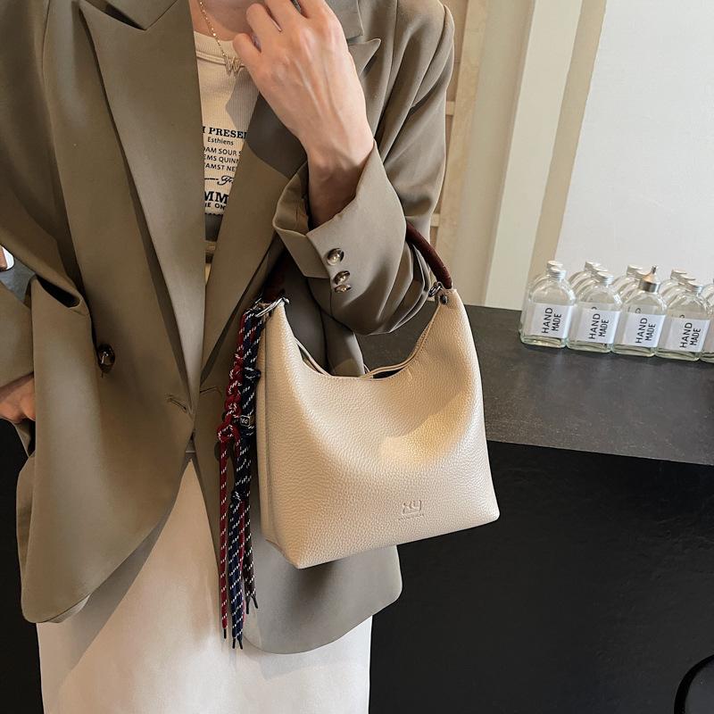 2025 new fashion trend retro milkshake white armpit bag lunch box bag shoulder crossbody women's handbag