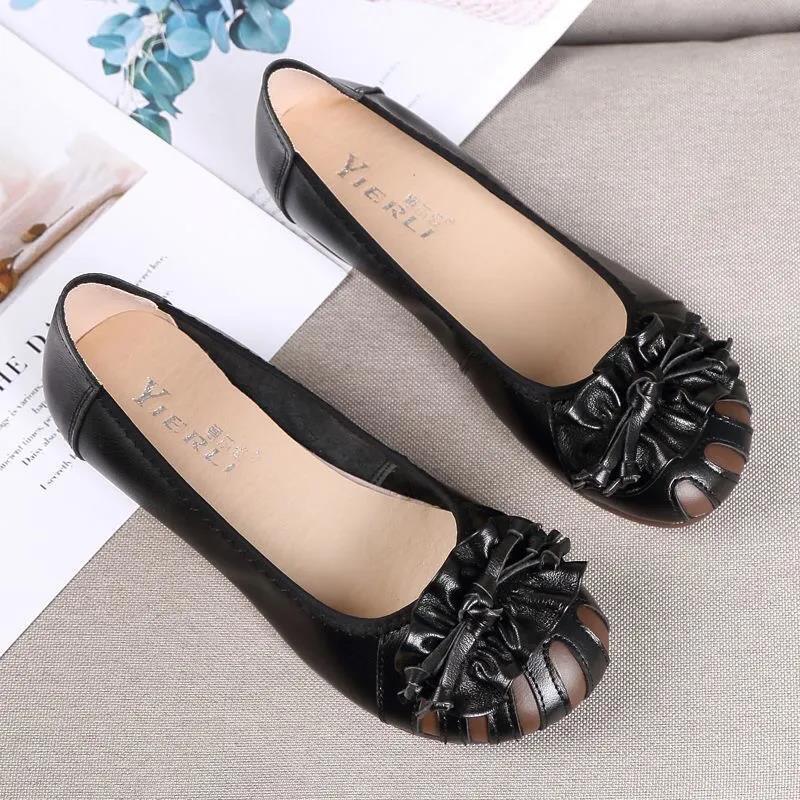 Äkta Läder Mjuka Botten Skor Medelålders Damskor Vår och Höst Halkfri Botten Rund Tå Platt Botten Låg Utskärning Damskor