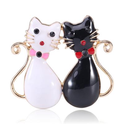 Cartoon Cute White And Black Couple Cat Brooch, Simple Fashion Accessory Pin