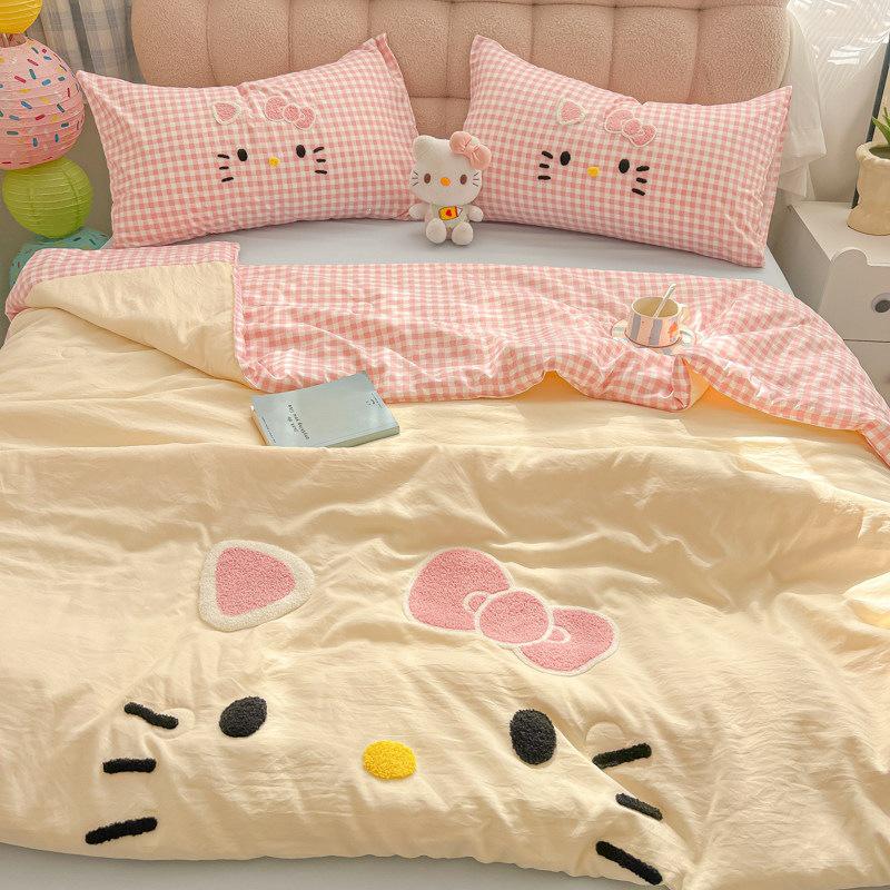 Hello Kitty 2026 Summer Quilt Set: New Style, Air Conditioning Compatible, Machine Washable, Single Student Four-Piece.